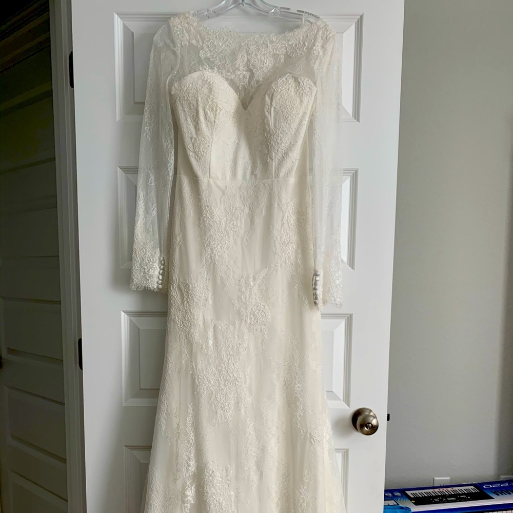 Wedding dress- unworn